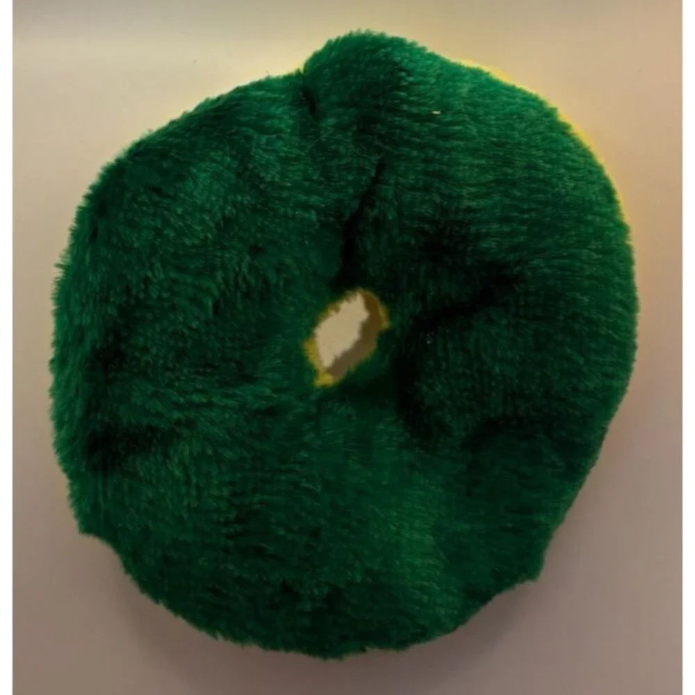 Squeaky Donut Dog Toy – Plush Ring – Soft Chew Toy – Fun Pet Play – Multi‑Color